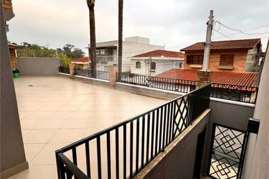 Sobrado à venda com 3 suítes em Vila Irmãos Arnoni, São Paulo, SP