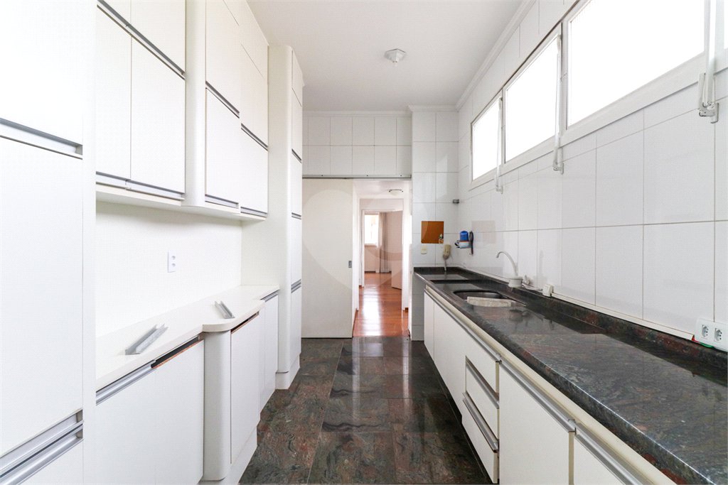 Apartamento à venda com 4 quartos, sendo 1 suíte, em Jardim Paulista, São Paulo, SP