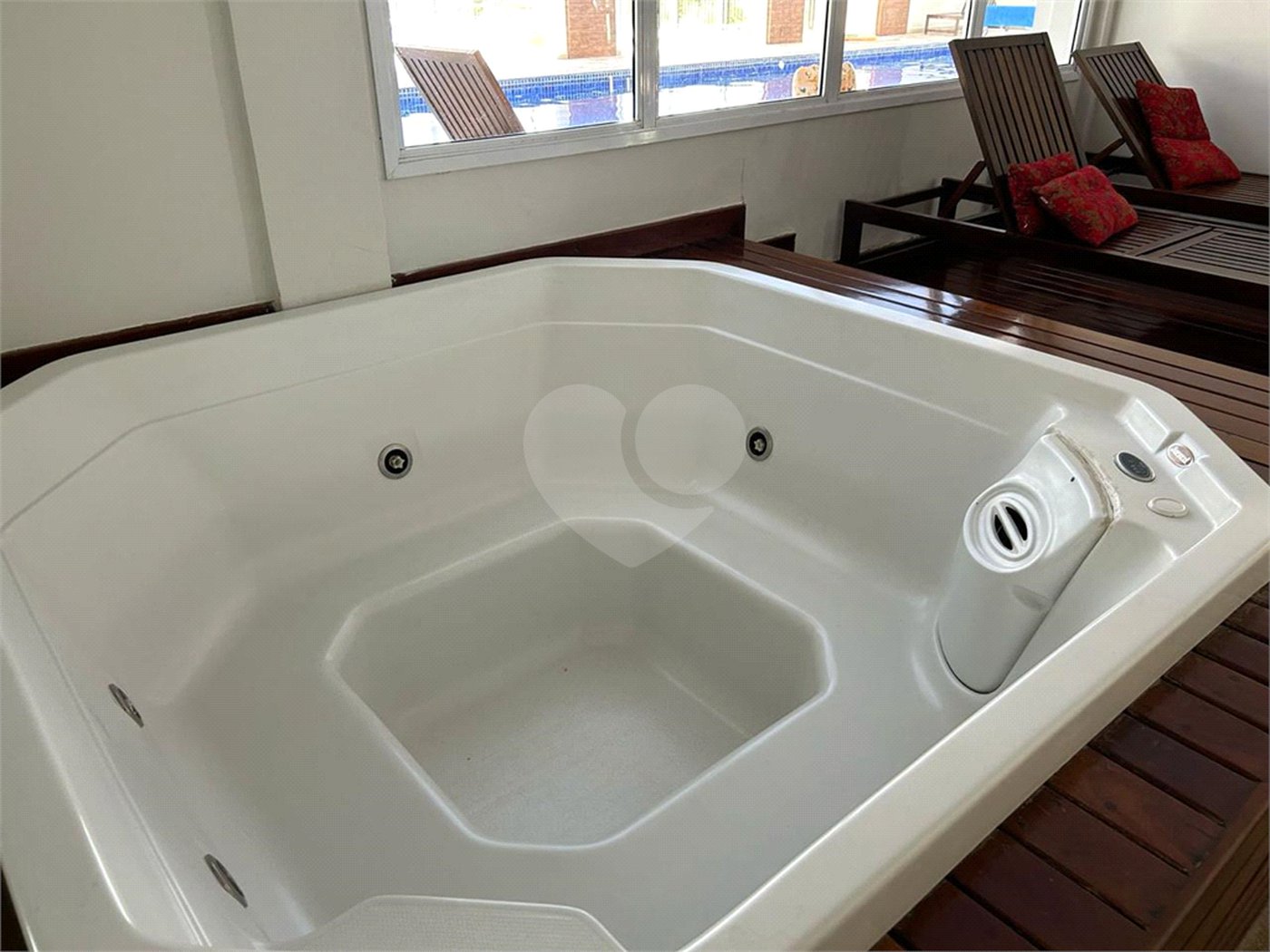 Apartamento à venda com 2 suítes em Vila Oliveira, Mogi das Cruzes, SP