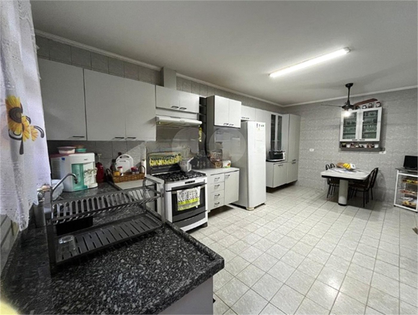 Casa à venda com 4 quartos, sendo 2 suítes, em Vila Rosália, Guarulhos, SP