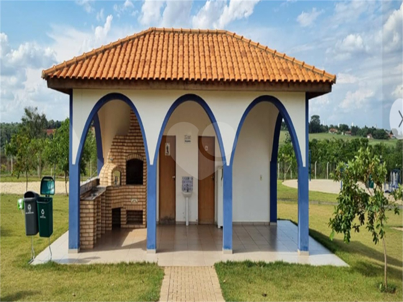 Casa à venda com 3 quartos, sendo 1 suíte, no condomínio Residencial Jardim, Sorocaba - SP