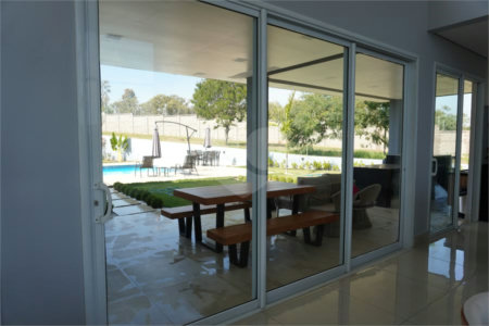 Casa à venda com 4 suítes no condomínio Fazenda Palmeiras Imperiais, Salto - SP