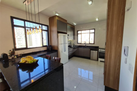 Apartamento à venda com 4 quartos, sendo 1 suíte,  em Vila Ipojuca, São Paulo, SP
