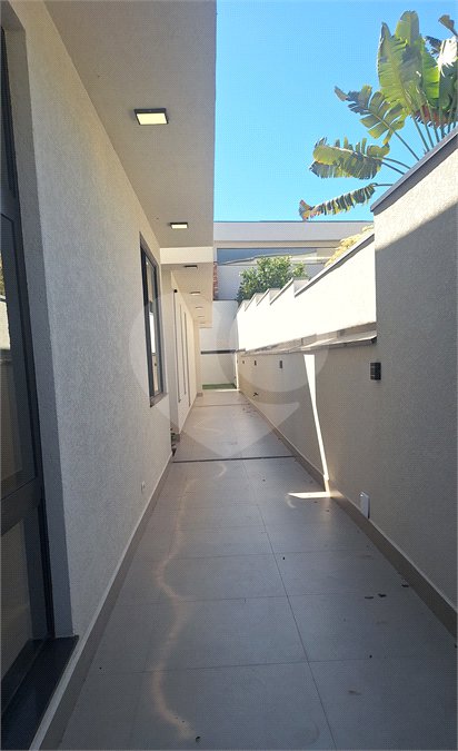Casa a venda com 04 suítes área gourmet e 6 vagas para autos em condominio fechado Atibaia