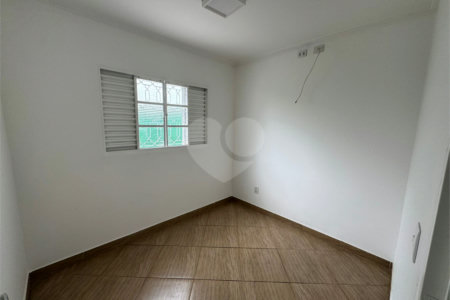 Casa á venda, com 03 Dormitórios, no Bairro Parque Primavera em São Carlos.