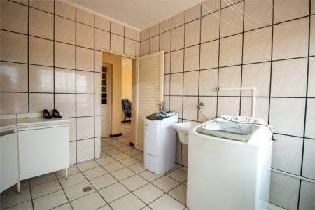 Casa à venda com 3 quartos, sendo 1 suíte, em Jardim São José, São Roque, SP