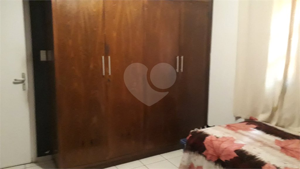 BELA CASA 274 M² C/ 3 QUARTOS 1 SALA 1 COZINHA 3 BANHEIROS 2 VAGAS Para Estacionamento coberta P/ VENDA NA V N Cachoeirinha