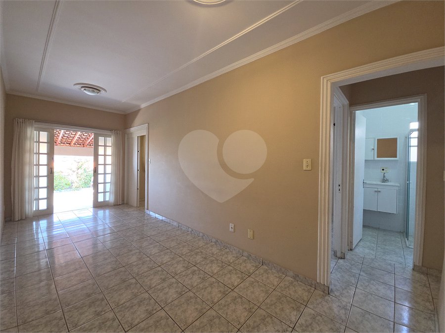 Casa à venda com 3 quartos, sendo 1 suíte, no condomínio Parque das Árvores, Sorocaba - SP