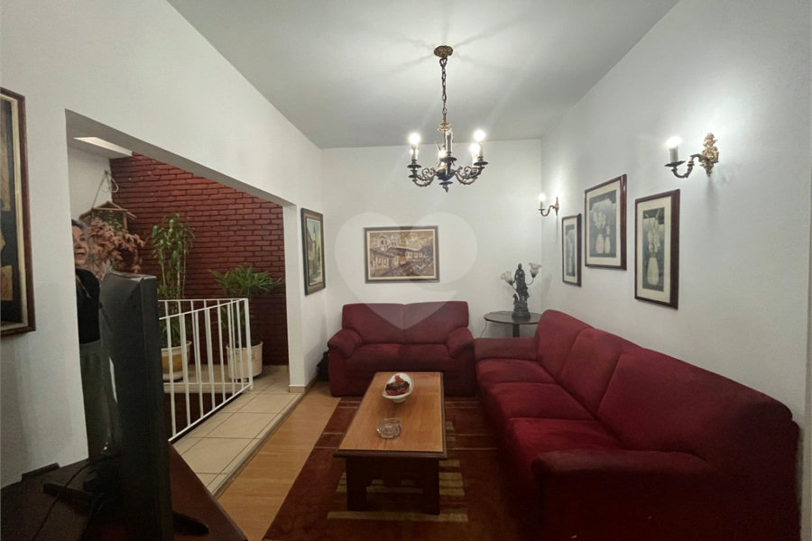 Casa à venda com 4 quartos, sendo 3 suítes, em Jardim França, São Paulo, SP
