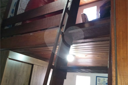 Sobrado à venda com 3 quartos, sendo 1 suíte,  em Vila Caputera, Mogi das Cruzes, SP