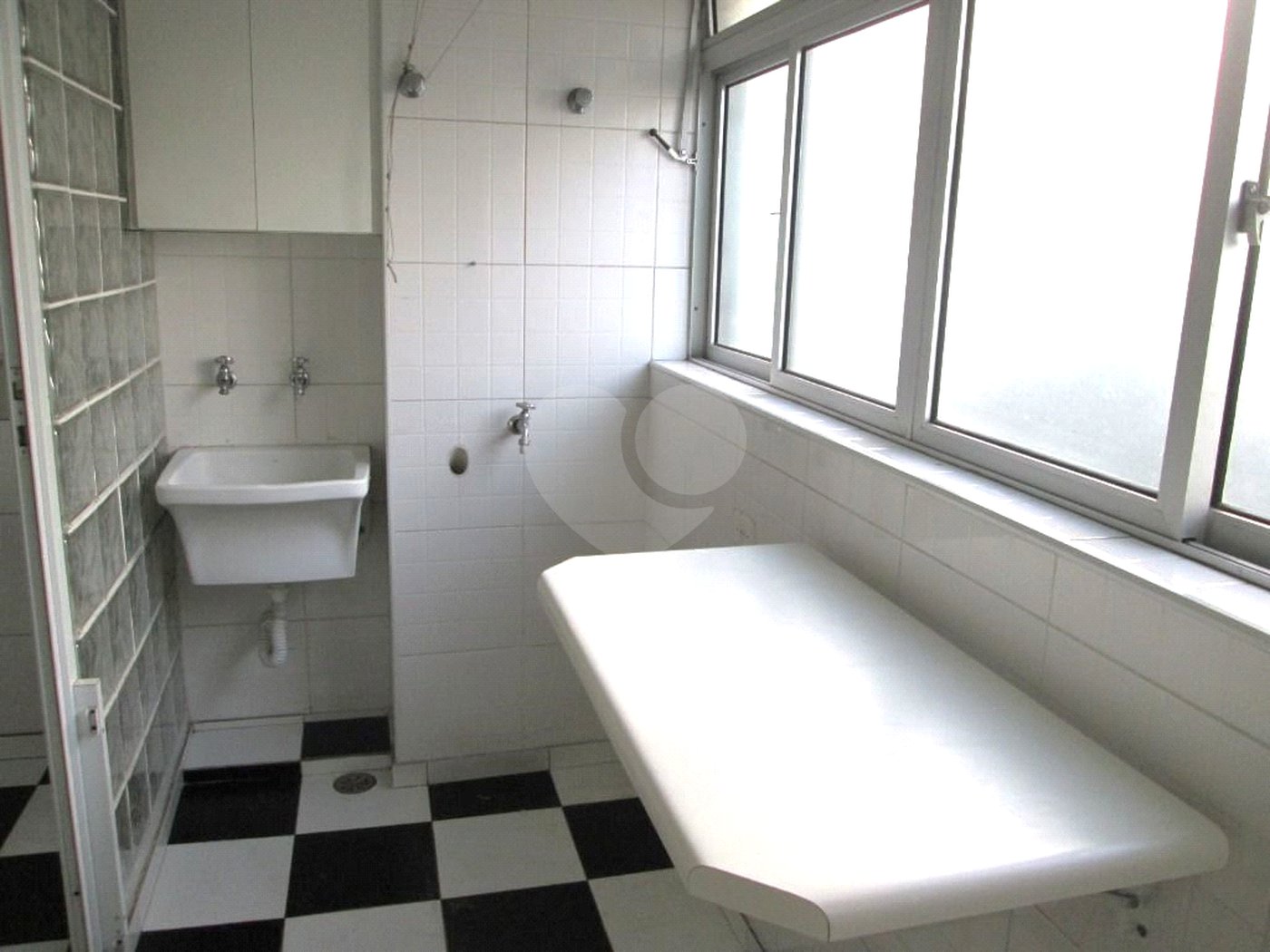 Apartamento à venda com 3 quartos, sendo 1 suíte,  em Paraíso, São Paulo, SP