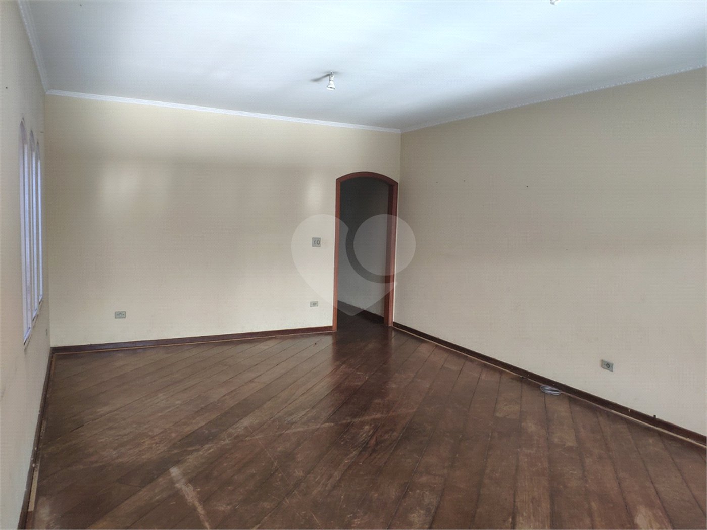 Casa à venda com 5 quartos, sendo 1 suíte, em Jaguaré, São Paulo, SP
