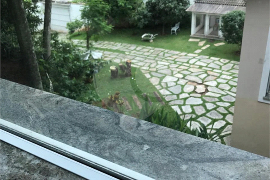 Sobrado à venda com 4 suítes em Jardim Virginia Bianca, São Paulo, SP
