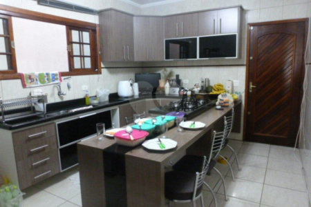 Sobrado à venda com 4 suítes em Vila Morse, São Paulo, SP