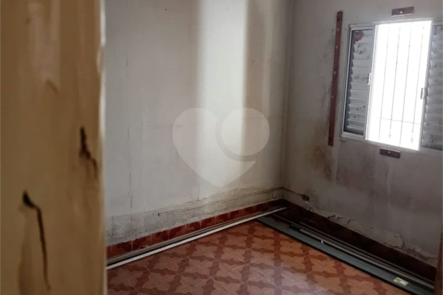 Casa Térrea à venda com 4 quartos, sendo 1 suíte, em Vila Antonieta, São Paulo, SP