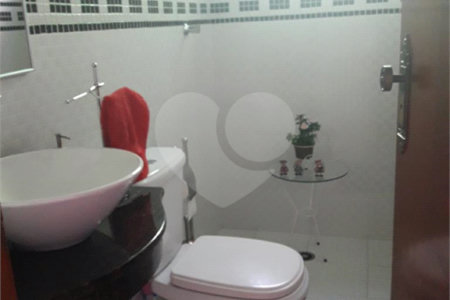 Sobrado à venda com 3 quartos, sendo 1 suíte,  em Vila Santa Terezinha (zona Norte), São Paulo, SP