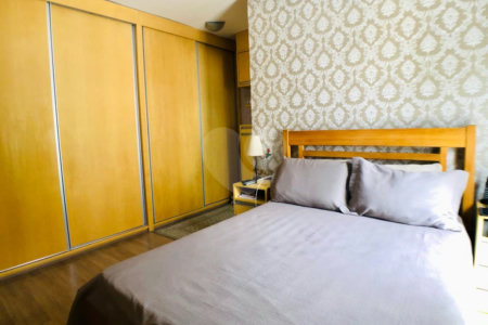 Sobrado à venda com 3 quartos, sendo 1 suíte, em Parada Inglesa, São Paulo, SP