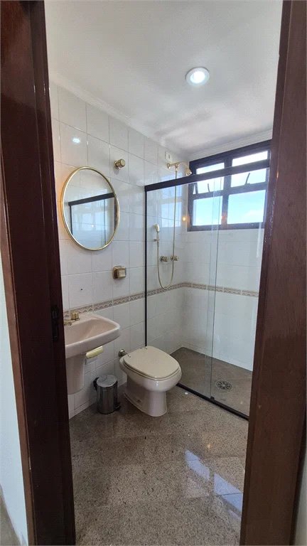 Apartamento à venda ou para alugar com 3 quartos, sendo 2 suítes, em Vila Romana, São Paulo, SP