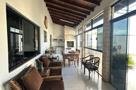 Casa à venda com 3 quartos, sendo 1 suíte,  em Vila Lacíria, Ponta Porã, MS