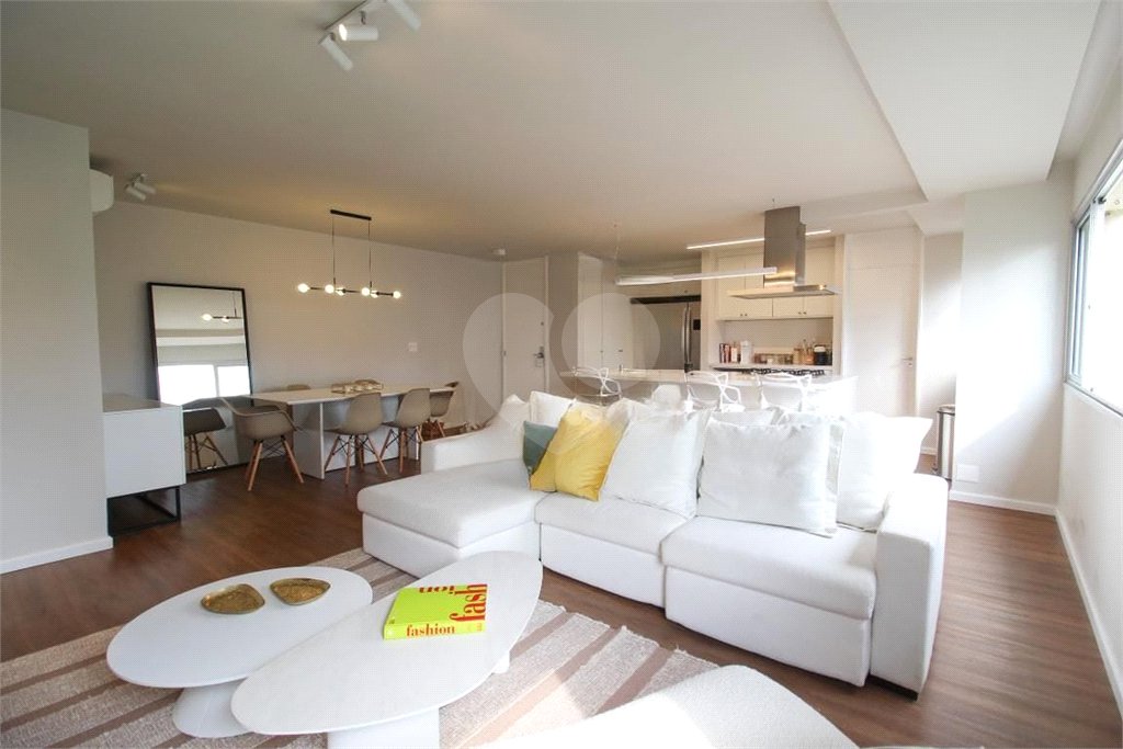 Apartamento à venda com 2 quartos, sendo 1 suíte,  em Vila Olímpia, São Paulo, SP