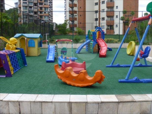Apartamento à venda com 4 quartos, sendo 2 suítes,  em Vila Suzana, São Paulo, SP