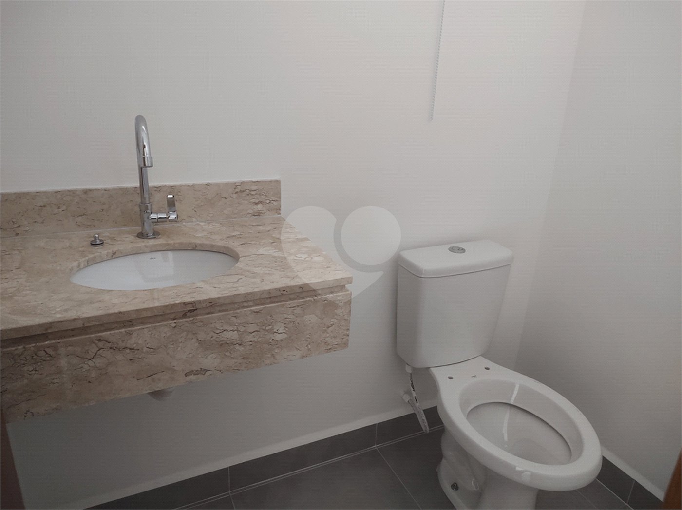 Casa Térrea à venda com 3 suítes em Jardim do Lago, Atibaia, SP