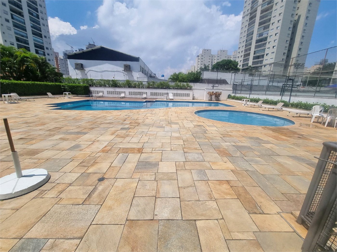 Apartamento à venda com 3 quartos, sendo 1 suíte, em Santo Amaro, São Paulo, SP