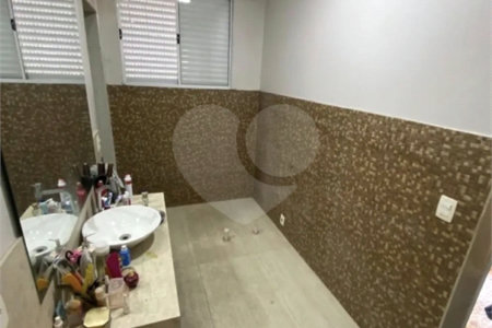 Sobrado à venda com 5 quartos em Santa Maria, Osasco, SP