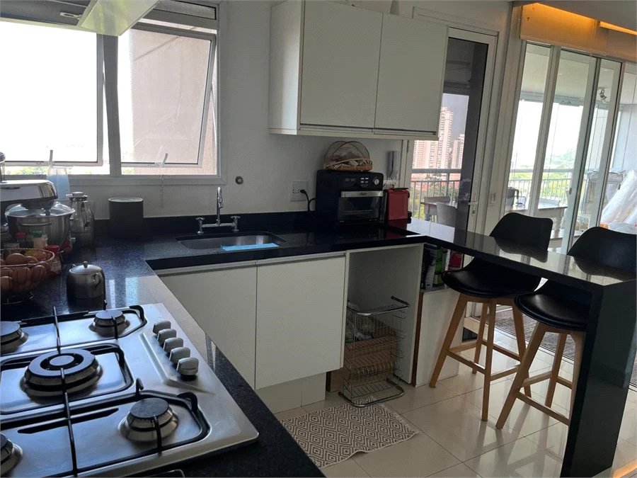 Apartamento à venda com 3 suítes em Jardim Monte Kemel, São Paulo, SP