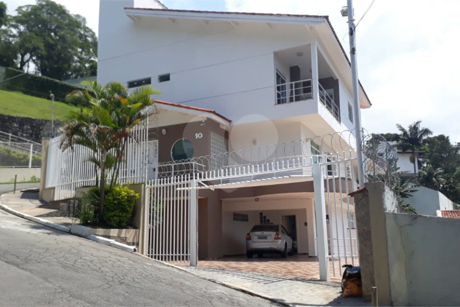 Sobrado à venda com 4 suítes em Tremembé, São Paulo, SP