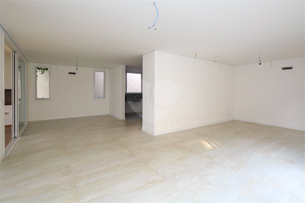Casa à venda com 5 quartos, sendo 4 suítes, em Jardim Marajoara, São Paulo, SP