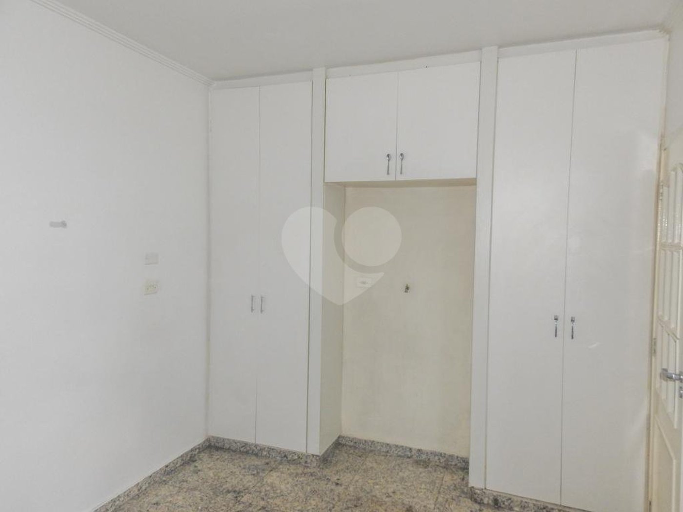 Casa Térrea à venda com 4 quartos, sendo 2 suítes, em Jardim das Bandeiras, São Paulo, SP