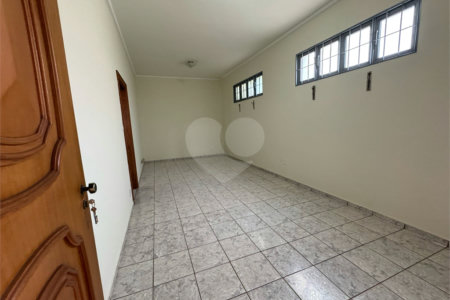Casa à venda com 3 quartos, sendo 1 suíte, em Jardim Ártico, Araraquara, SP