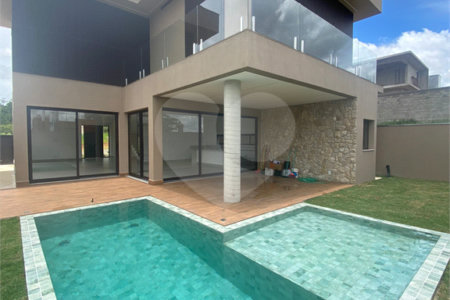 Casa à venda com 3 suítes no condomínio Villas do Golf, Itu - SP
