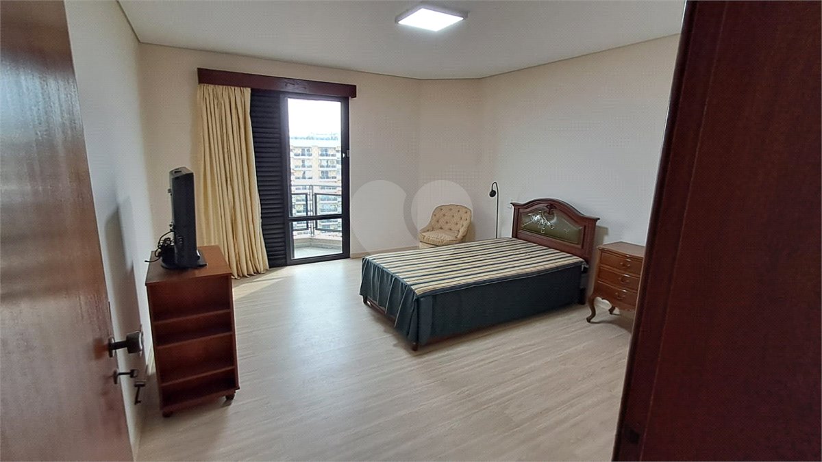 Apartamento para alugar com 4 quartos, sendo 3 suítes, em Santo Amaro, São Paulo, SP