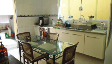 Casa à venda com 5 quartos, sendo 2 suítes,  em Jardim Prudência, São Paulo, SP