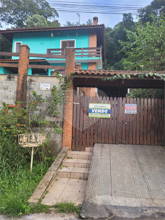 Casa à venda com 4 quartos, sendo 1 suíte, no condomínio Parque Suiça, Caieiras - SP
