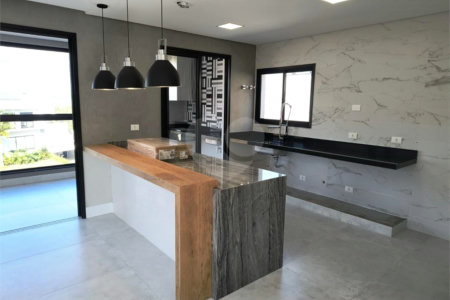 Casa à venda com 3 quartos, sendo 1 suíte, no condomínio Bella Città - Fazenda Rodeio, Mogi das Cruzes - SP