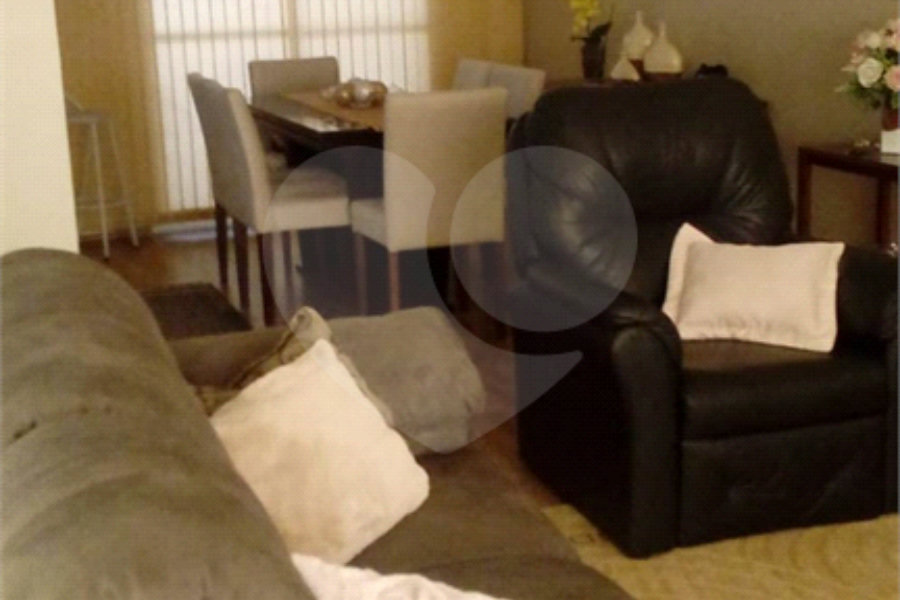 Casa à venda com 5 quartos, sendo 4 suítes, no condomínio Village St. Louis, São Paulo - SP