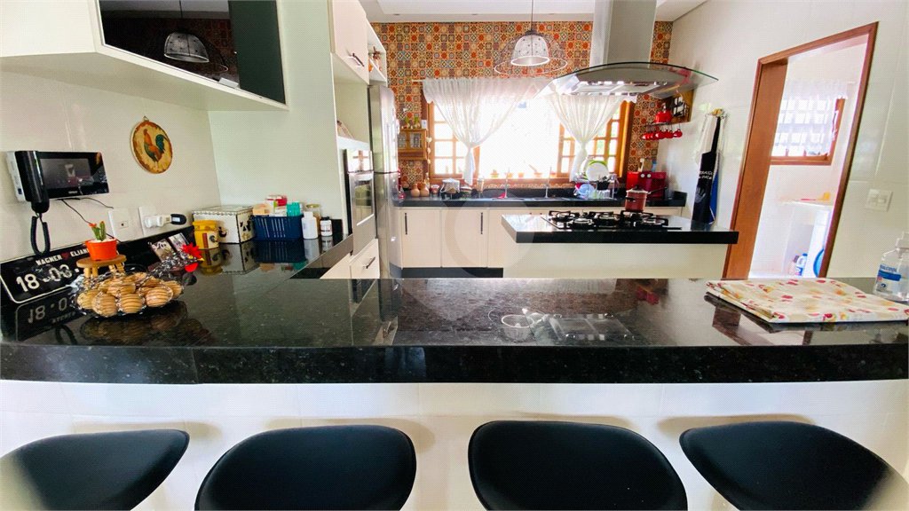 Casa à venda com 3 suítes em Dos Finco, São Bernardo do Campo, SP