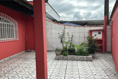 Sobrado à venda com 3 quartos, sendo 2 suítes,  em Vila Lúcia, Poá, SP