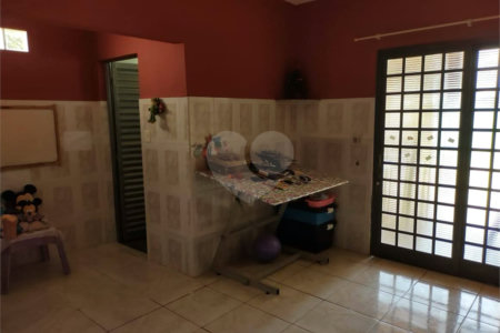 Casa de Vila à venda com 3 suítes em Vila Nova, Itapetininga, SP