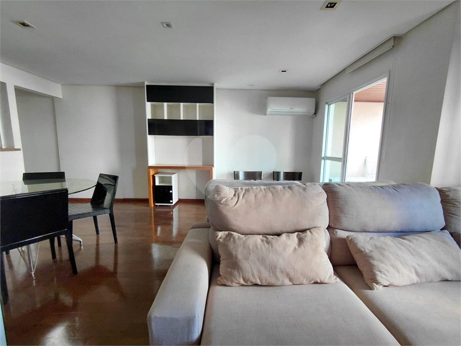 Apartamento à venda com 3 quartos, sendo 1 suíte,  em Vila Romana, São Paulo, SP