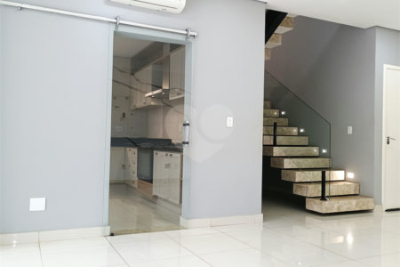 Sobrado à venda com 4 quartos, sendo 1 suíte, em Reserva San Gabriel, Ribeirão Preto, SP