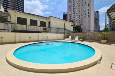 Apartamento à venda com 3 quartos, sendo 1 suíte, em Jardim das Acácias, São Paulo, SP