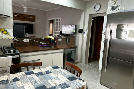 Casa à venda com 4 quartos em Jardim das Estações (vila Xavier), Araraquara, SP