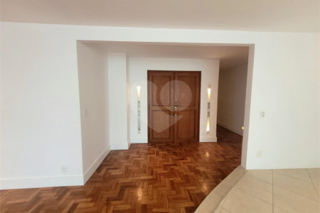 Apartamento à venda com 4 quartos, sendo 1 suíte, em Copacabana, Rio de Janeiro, RJ