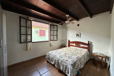 Casa em condomínio à venda com 2 quartos, sendo 1 suíte, em Ogiva, Cabo Frio, RJ