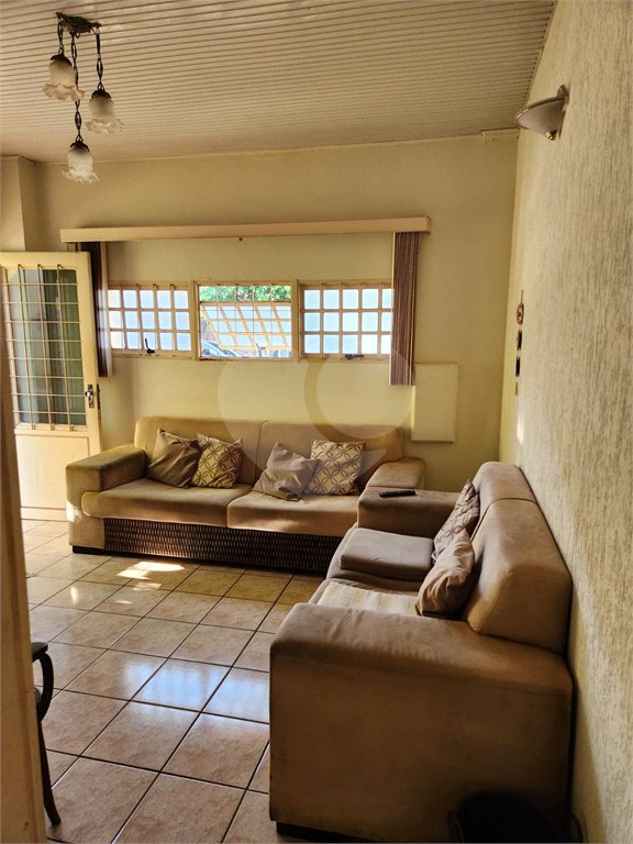 Casa à venda com 5 quartos em Jardim Ártico, Araraquara, SP