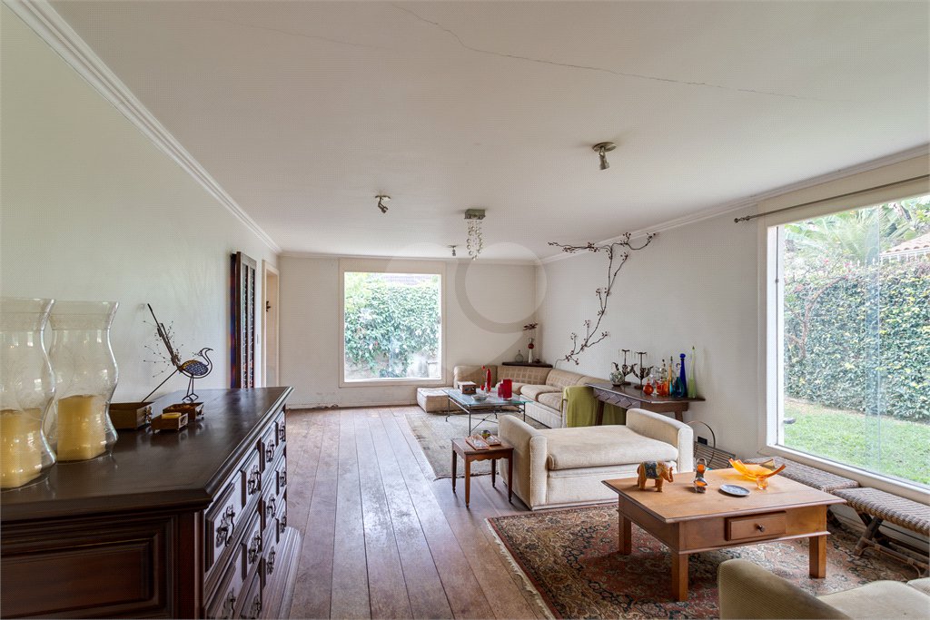 Casa à venda com 3 quartos, sendo 2 suítes,  em Alto da Boa Vista, São Paulo, SP